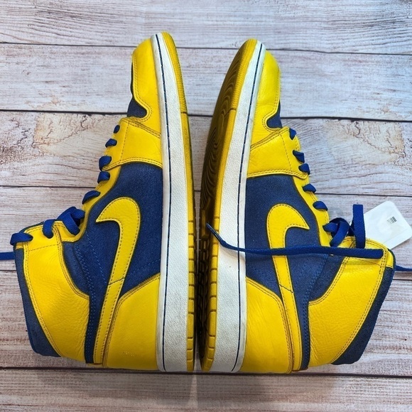 Nike Air Jordan 1 Laney 2013 Men’s Size 11 Great Condition 555088-707 - Picture 6 of 6